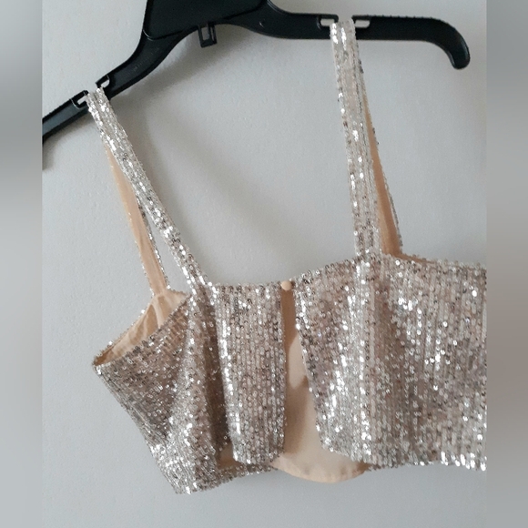 Adika Sparkling Sequin Crop Top - Picture 4 of 6